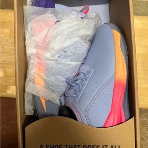 Purple Clove Shoes, popular with all the healthcare peeps!  Size Women’s 10